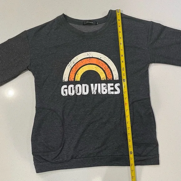 TeCrew Grey 🧡Good Vibes🧡 Ladies Large (L) sweatshirt w/ Pockets - Picture 4 of 5